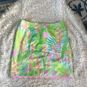 ~LILLY PULITZER BOTANICAL GARDEN SKIRT WITH PINK SCALLOP HEMLINE~